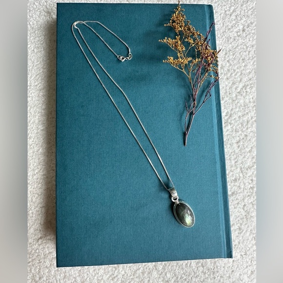 Labradorite Pendent and Sterling Silver Chain Necklace - Picture 2 of 7